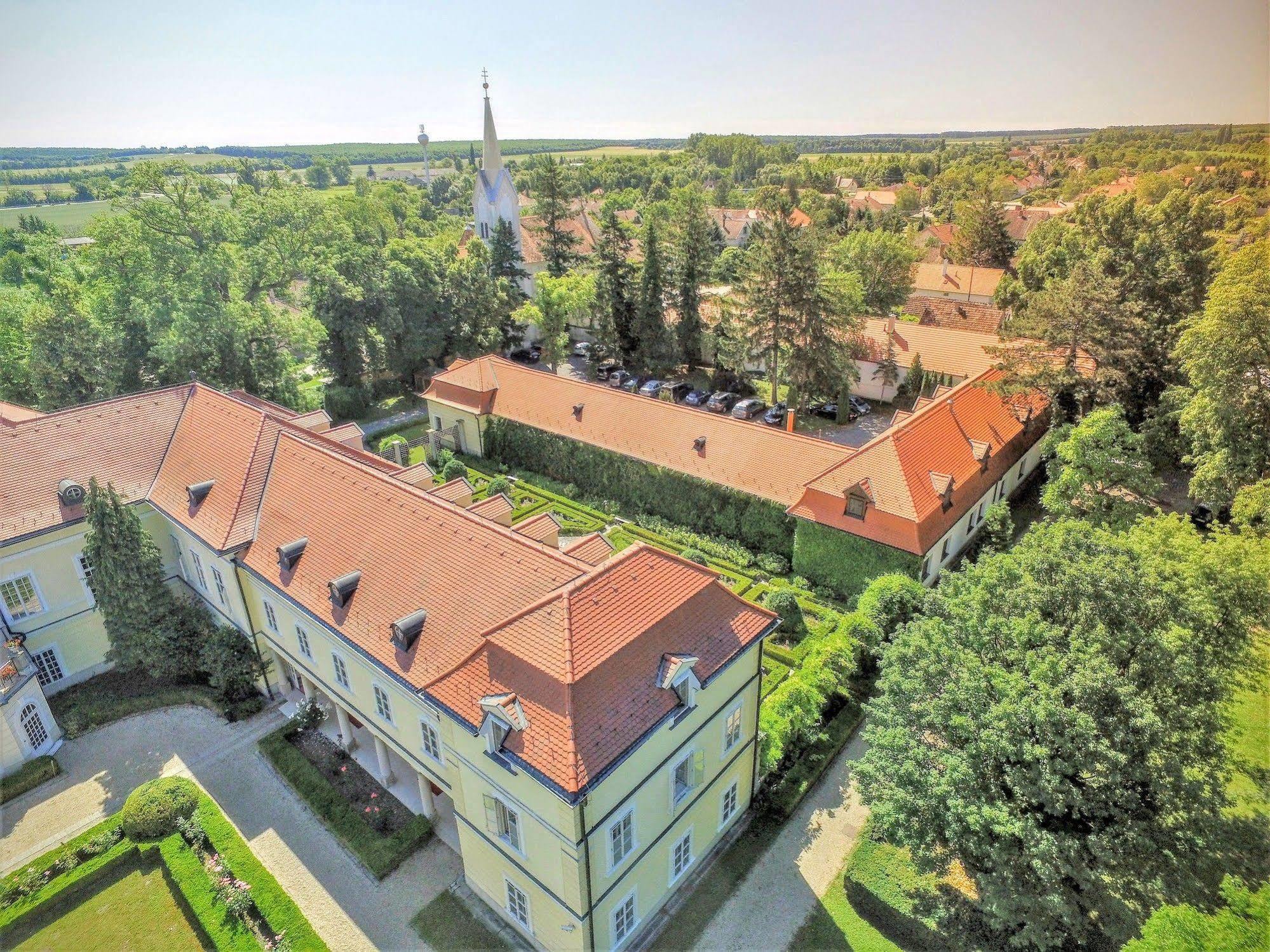 Отель Szidonia Castle Рейтекмужай Экстерьер фото